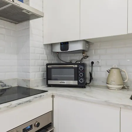 Charming In Bairro Alto By Lovelystay *