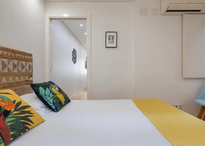 Charming In Bairro Alto By Lovelystay Apartamento